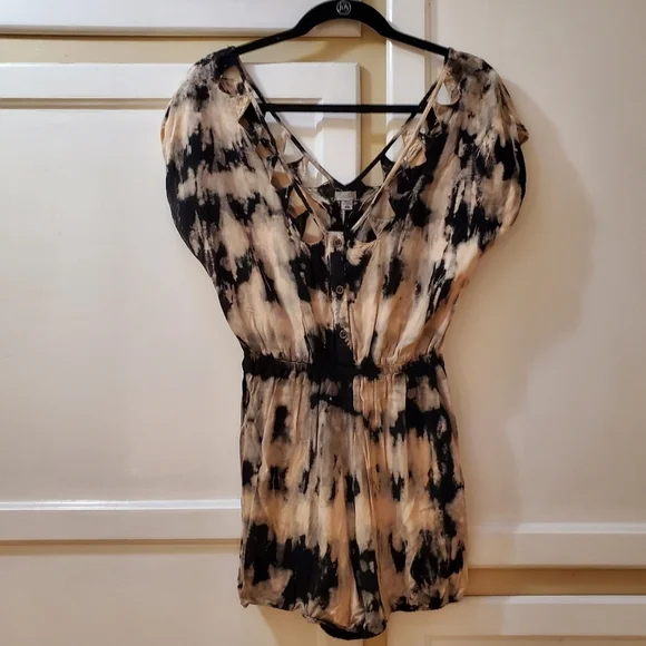 Ecote Eden Women's Tye-Dye Romper - Picture 3 of 11